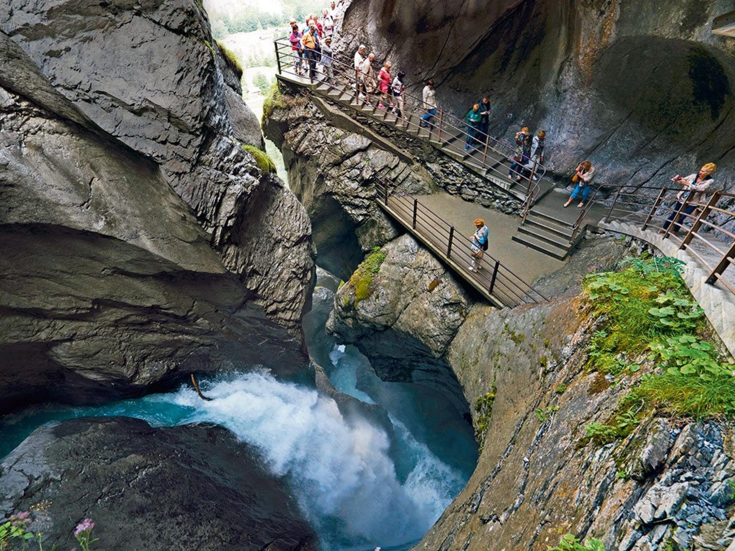 lauterbrunnen-trümmelbachfälle-3