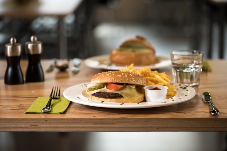 food_burger_dsc_7266.jpg__1500x3000_q85_subsampling-2