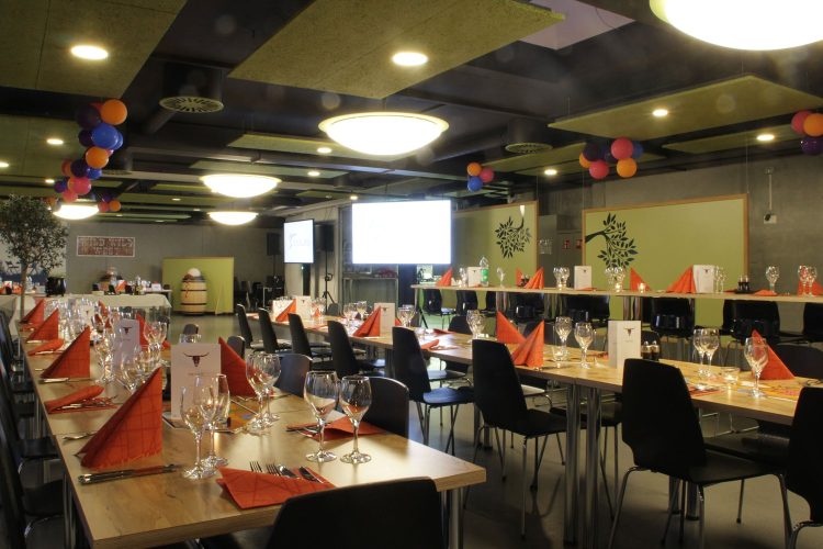 glaeser_tische_img_6350.jpg__1500x3000_q85_subsampling-2